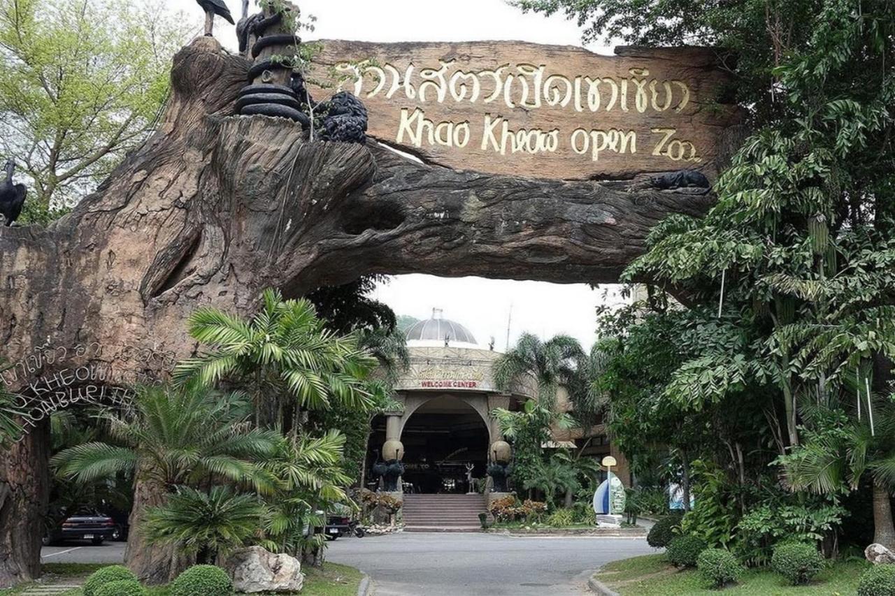 Sriracha Hotel And Spa Ban Huai Yai Phrom Exterior foto